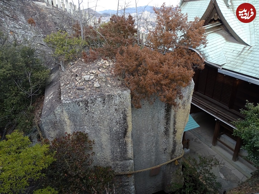ishi-no-hoden-megalith-shrine-stone-monument-ancient-japan-megalithic-jomon-culture-prehistoric-above