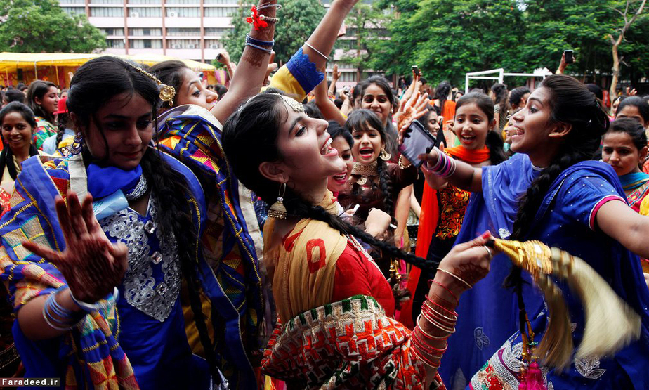 دختران هندی در جشنواره سنتی