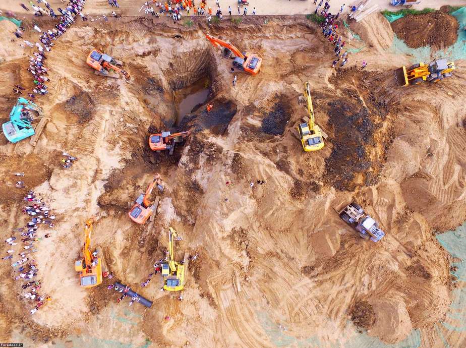 تلاش برای نجات کودک 20 ماهه گیر افتاده