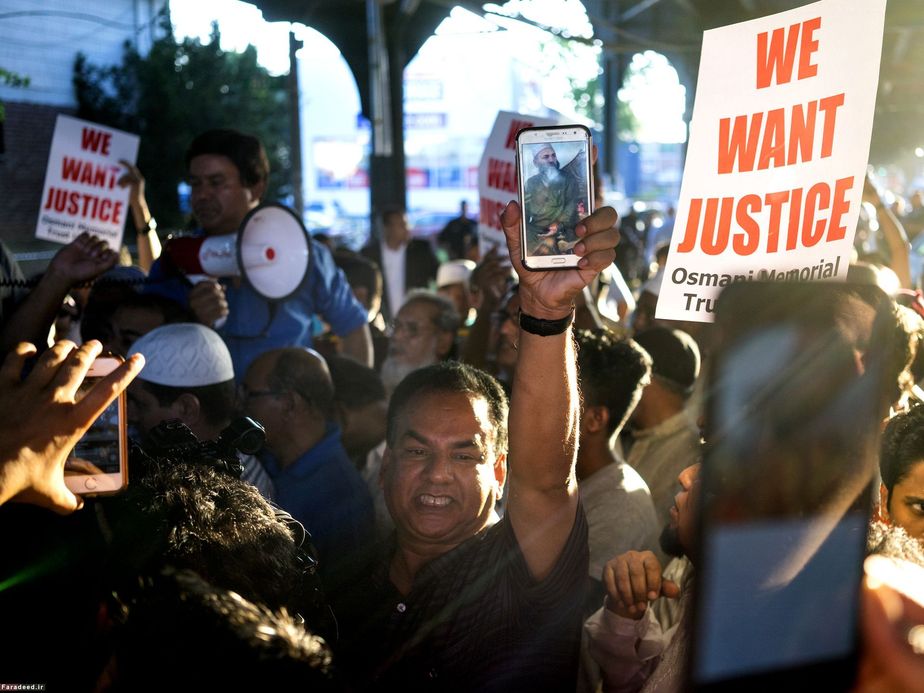 تظاهرات پس از کشته شدن امام یک مسجد در کوئینز