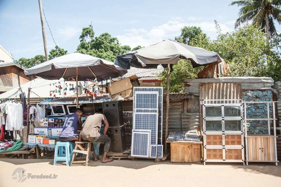 این مغازه ها که با استفاده از پنل های خورشیدی کار می کنند از راه تجارت وانیل ایجاد شده است.