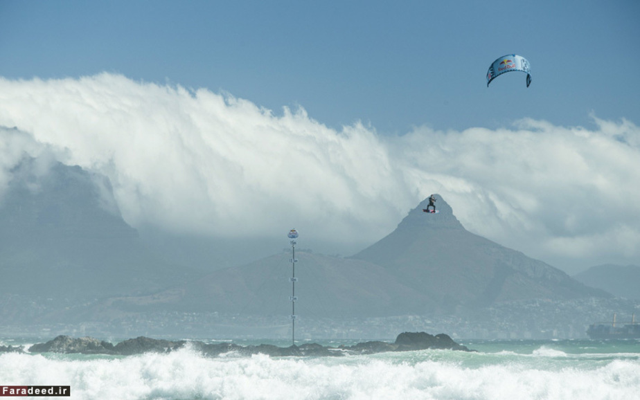 کایت‌سوار در کیپ تاون SWNS Group