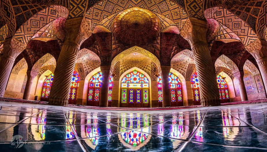 نمایی از مسجد نصیرالملک در شیراز