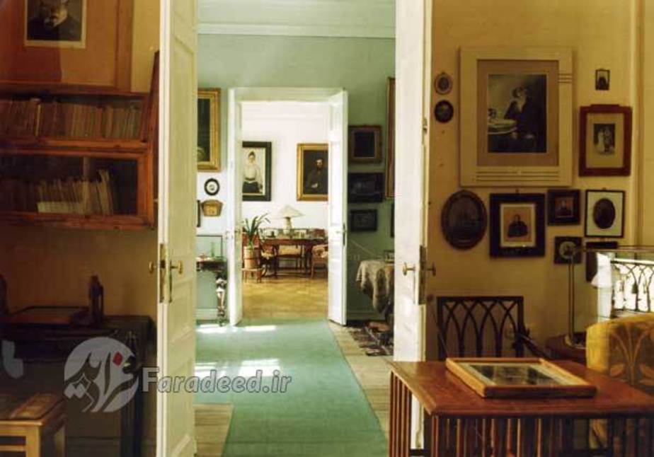 این خانه 16 اتاق دارد.