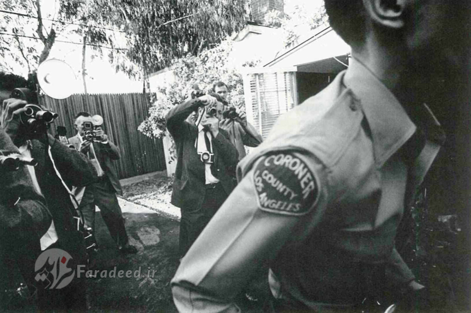 عکاسان و خبرنگاران بیرون خانه مرلین مونرو در حال پوشش خبری مرگ ستاره سینما. آگوست 1962