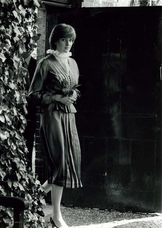 دایانا اسپنسر به ملاقات مونت‌باتن‌ها در برادلند می‌رود. مه سال 1981. 