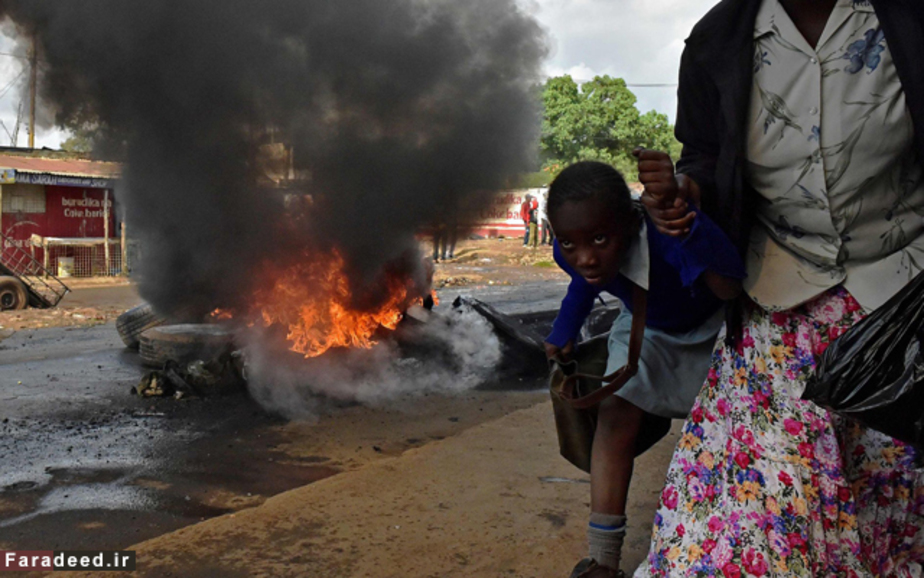 فرار از گاز اشکآور در تظاهرات مخالفان دولت نایروبی