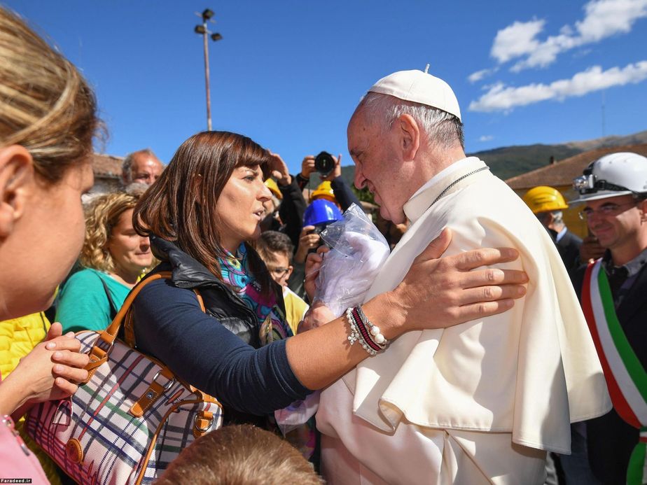 سفر پاپ به منطقه زلزله زده ایتالیا