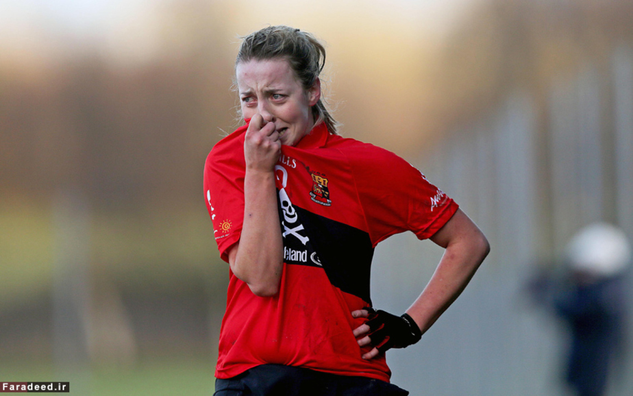 ناراحتی لیدیا فیتزپاتریک، بازیکن فوتبال در مسابقه فینال در گالوی Rex Features/