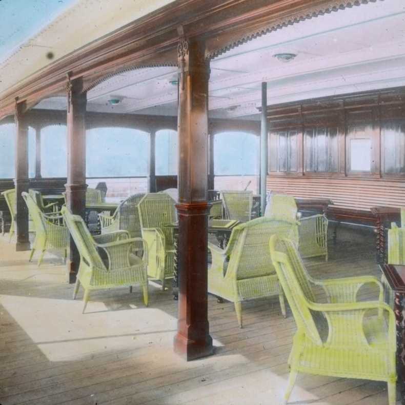 فضای نشستن در فضای باز 