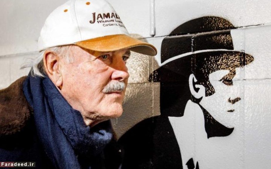 جان کلیز، کمدین و بازیگر در مراسم افتتاحیه تونل؛ آیندهوون، هلند