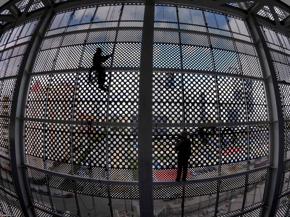 بنای فلزی در روسیه که میزبان چندین دیدار فوتبال جام جهانی 2018 است