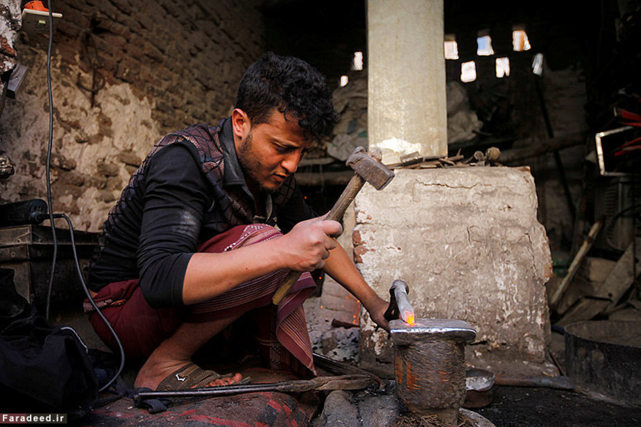 آهنگر در بازار قدیمی در صنعا