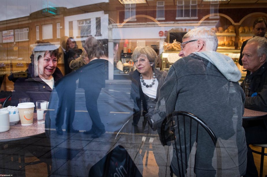 بازدید ترزا می از نانوایی در برنامه‌های انتخاباتی