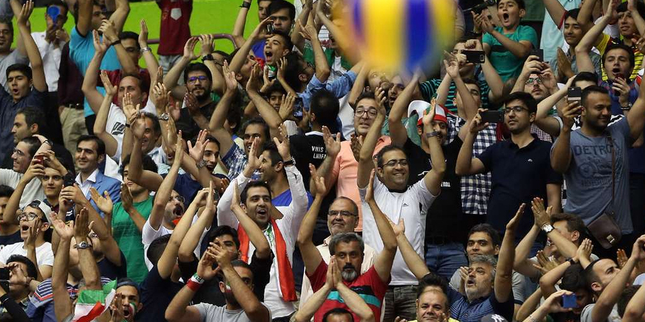 تماشاگران بازی والیبال ایران و کره جنوبی