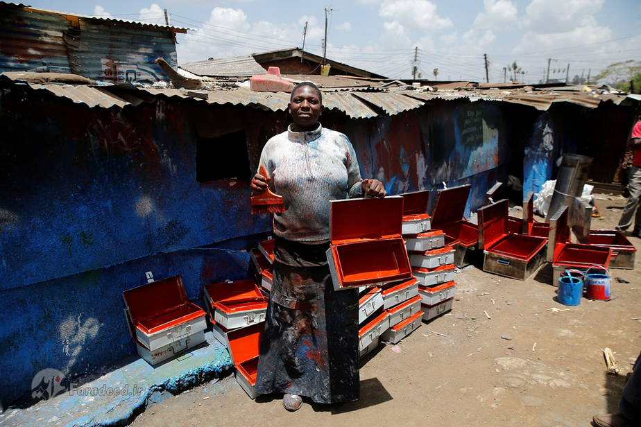 کریستین آکوت، 38 ساله، نقاش اجناس فلزی، کنیا