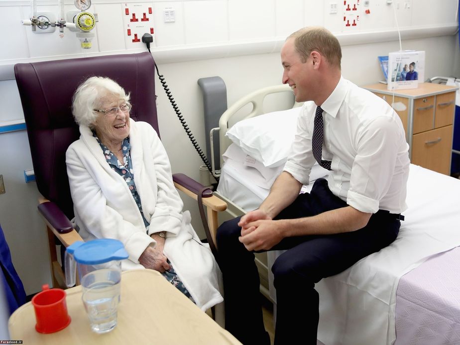 شاهزاده ویلیام در بازدید از بیمارستان دانشگاه آینتری