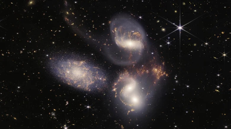 Could-our-universe-be-stuck-inside-a-black-hole-4