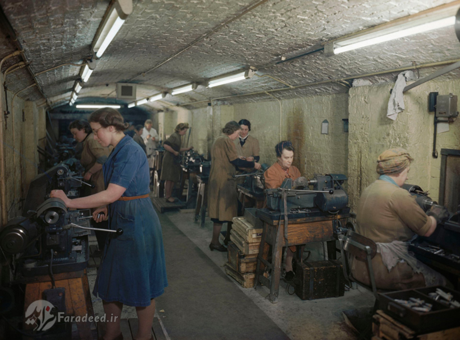 زنان در حال کار در کارخانه مهمات سازی