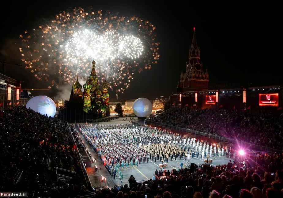 آتش‌بازی در جشنواره موسیقی ارکستر نظامی در مسکو
