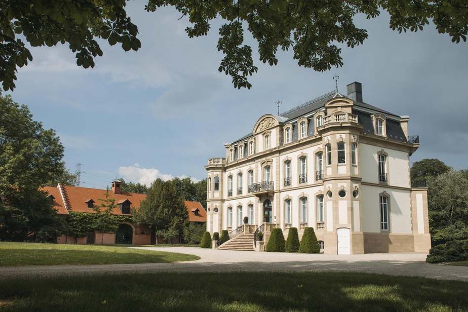 مولشایم از سال ۱۹۰۹ خانه بوگاتی بوده است و شاتو سنت ژان همچنان یک فضای اداری چشمگیر است 